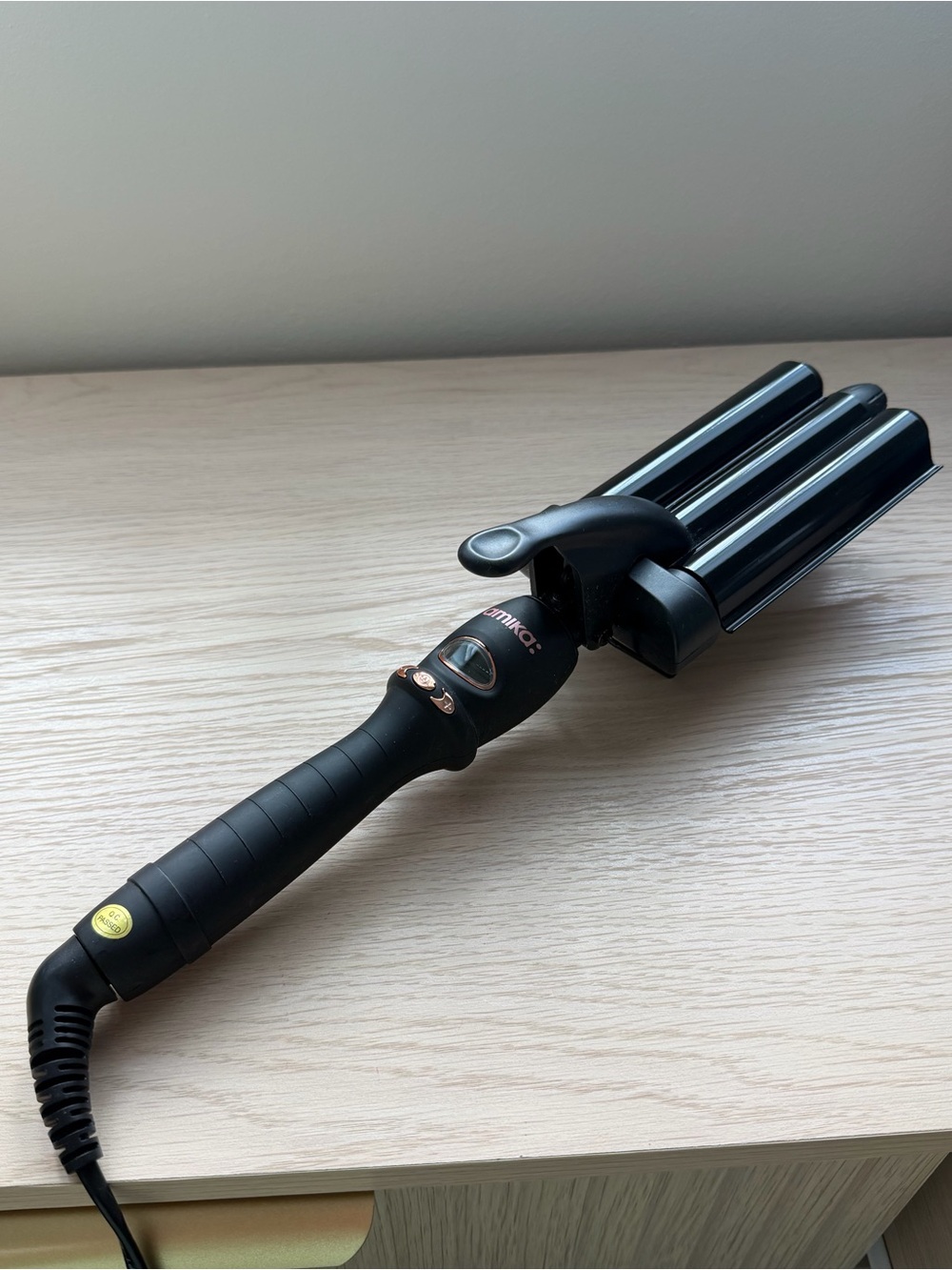 AMIKA high tide deep waver iron